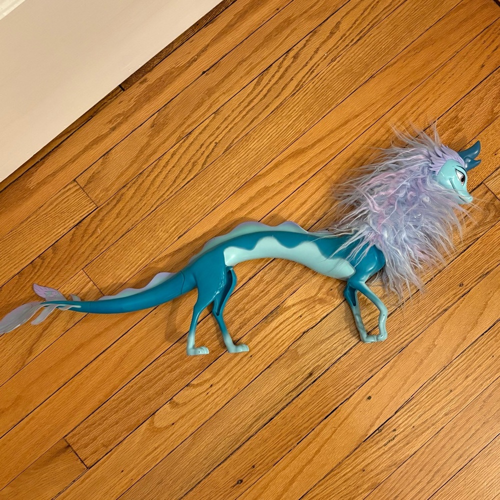 Large Sisu toy from Raya and the Last Dragon